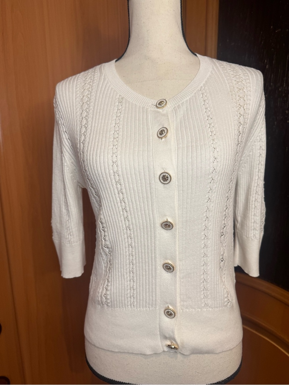 CHANEL White Button-Front Knit Cardigan top sz 8 - Picture 11 of 16